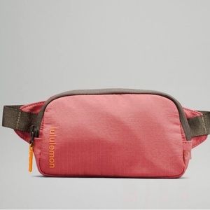 Lululemon Everywhere Belt Bag
